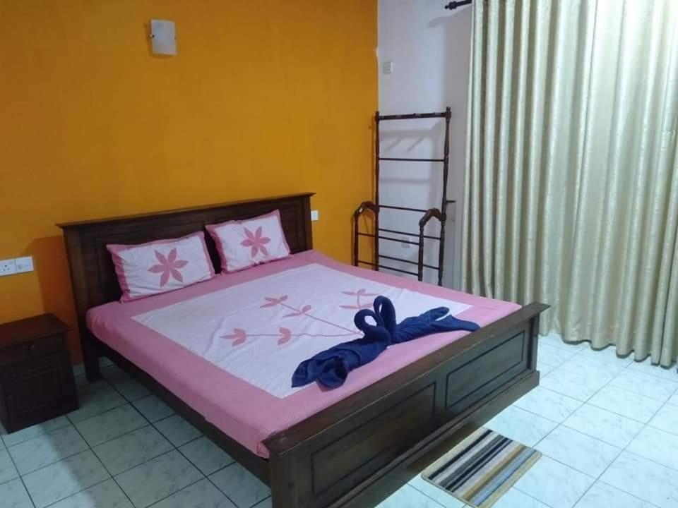 Ceylanco Hotel Lanka Dehiwala-Mount Lavinia Exterior photo